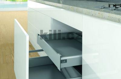 V�ce informac� o v�robku Kompletn� vnit�n� z�suvka ArciTech st��brn� 94 mm 500 mm 40 kg Push to open Silent